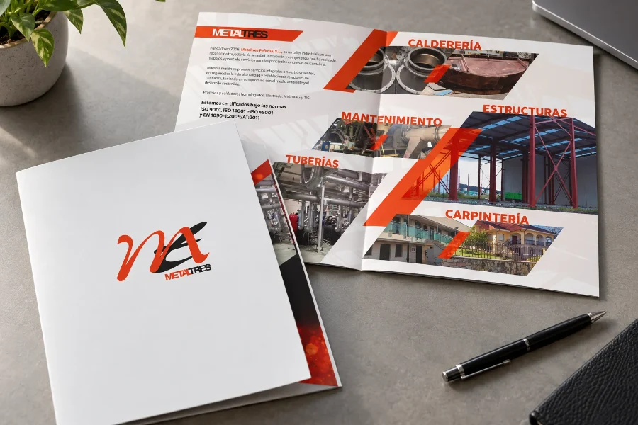 Metaltres · díptico: carpeta comercial