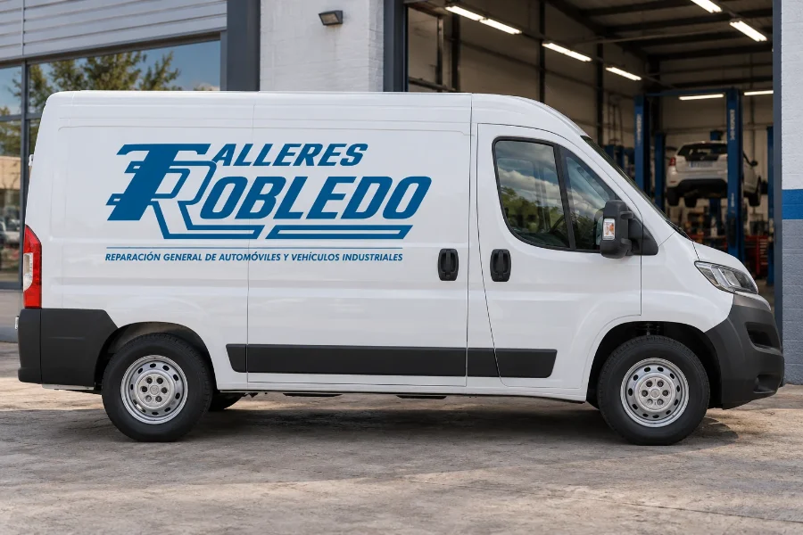 Talleres Robledo · identidad: vehículo de asistencia