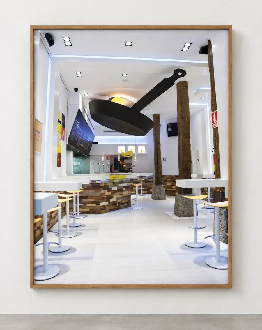 Vuelta y Vuelta · interiorismo: presentación enmarcada