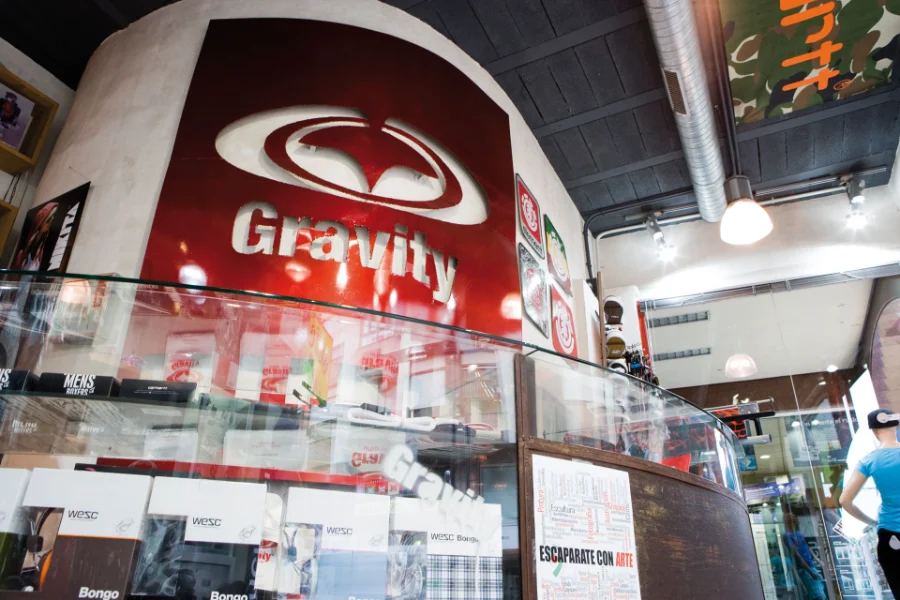 Gravity · identidad e interiorismo: identidad (3 de 5)