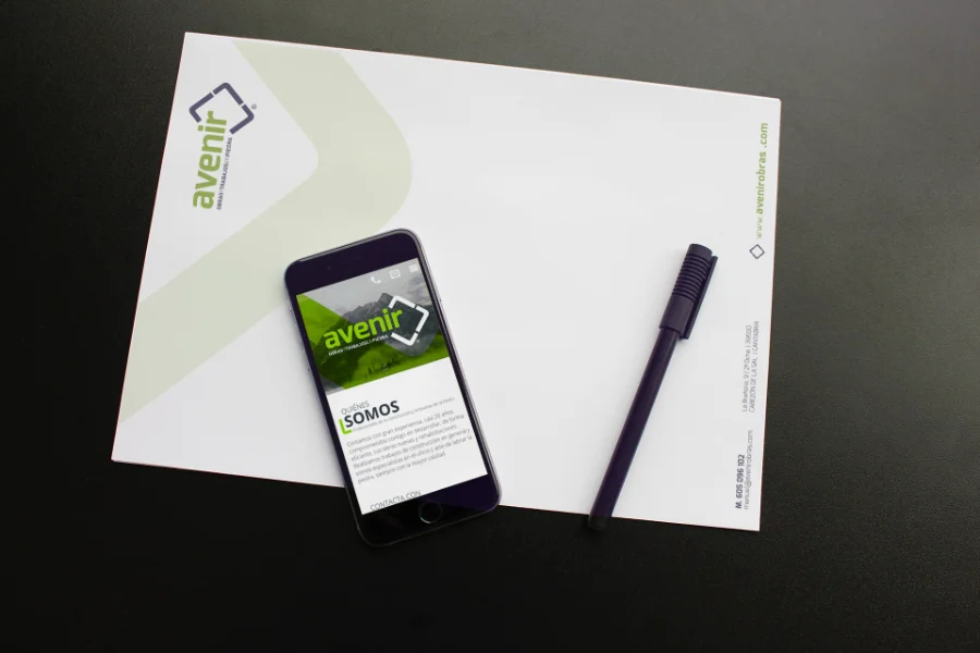 Avenir Obras · identidad y web: identidad (4 de 6)