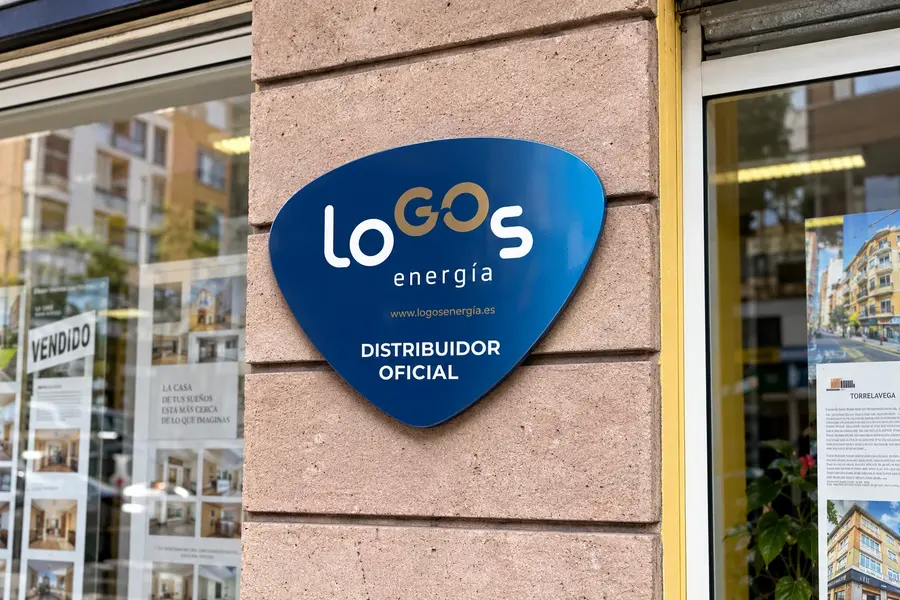LoGOs · distribuidor: Detalle de placa