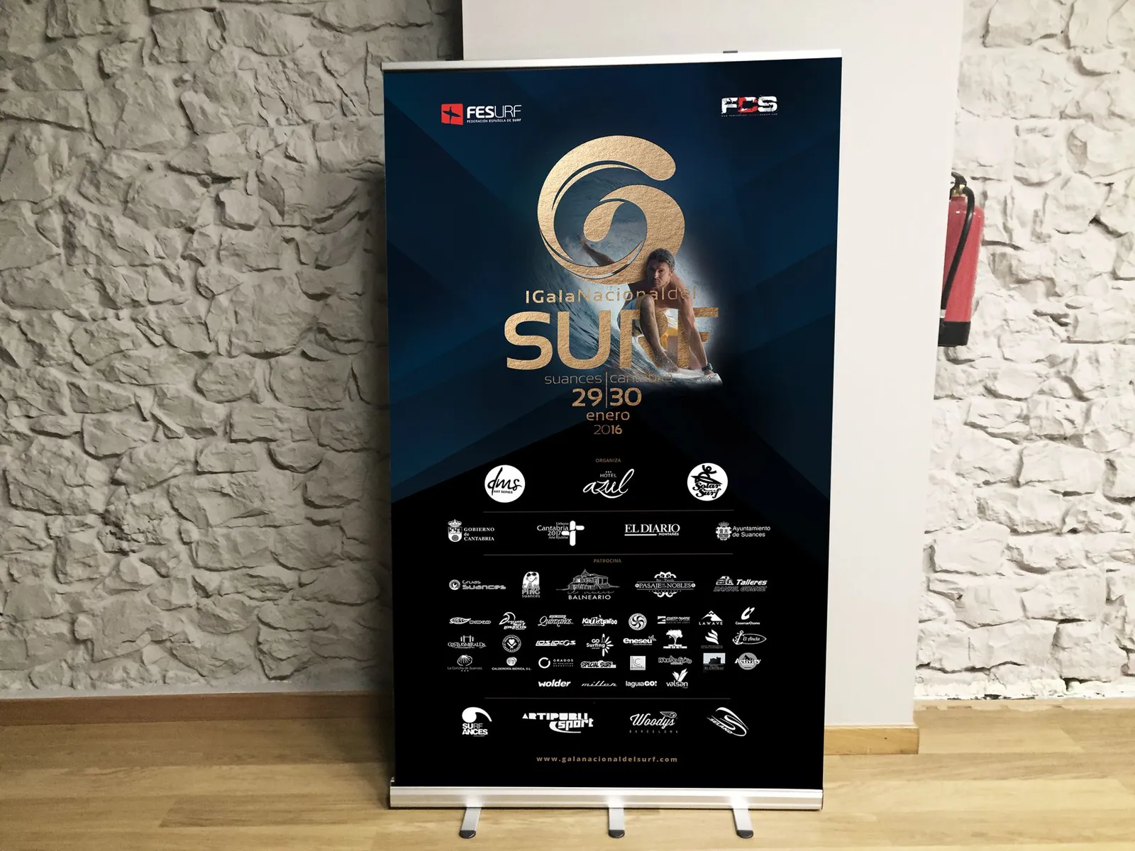 Roll-up de la Gala Nacional del Surf con los patrocinadores